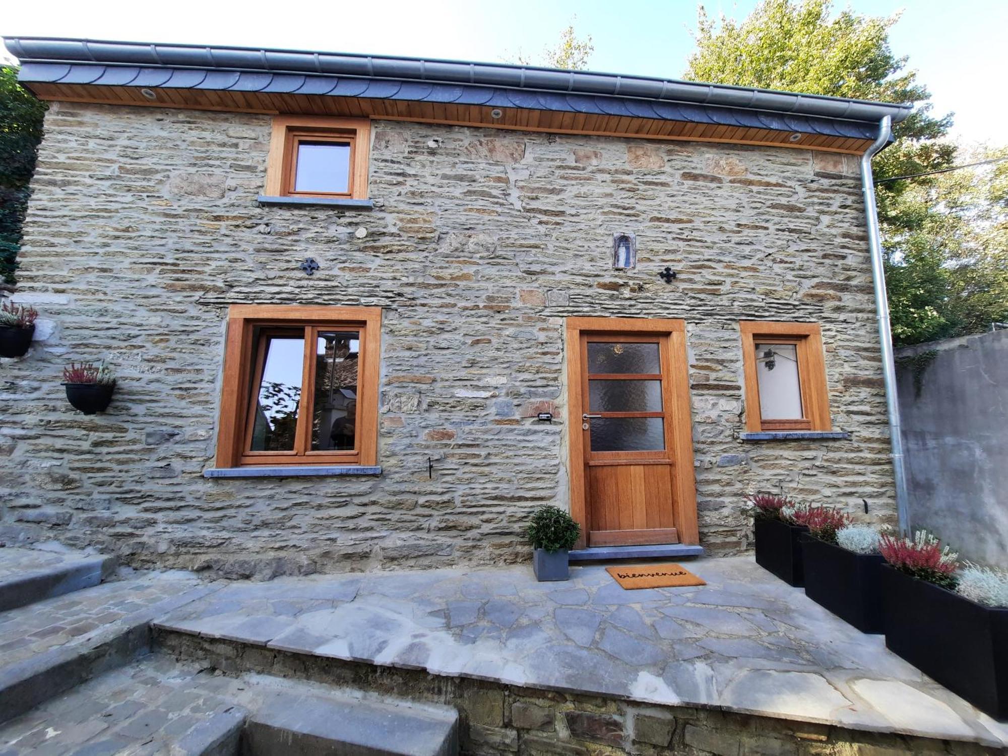 Bulle En Ville Maisonnette De Charme Spa Luaran gambar